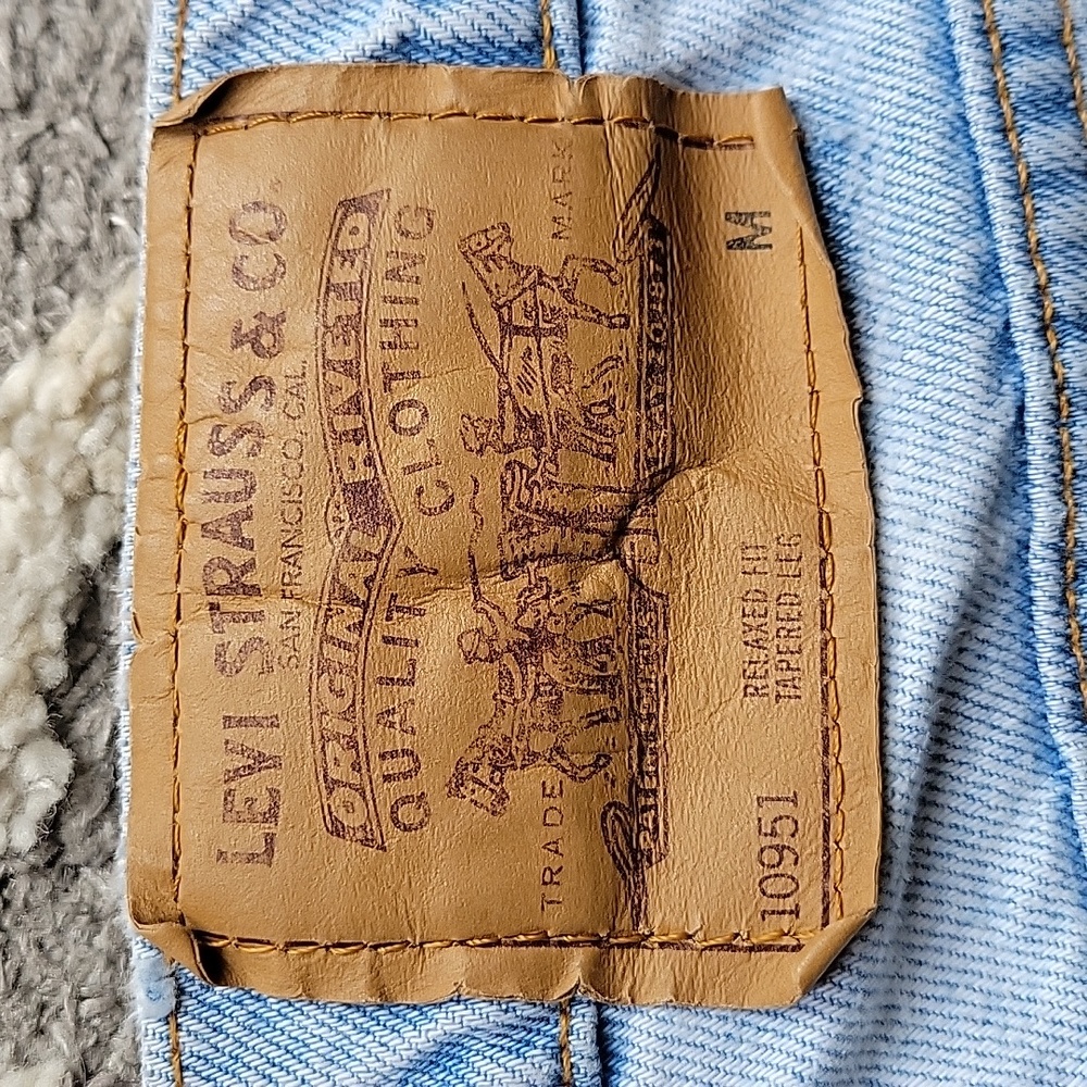 Vintage 90s Levis 951 High Waisted Light  Wash Mom Jeans 32 - Picture 9 of 12